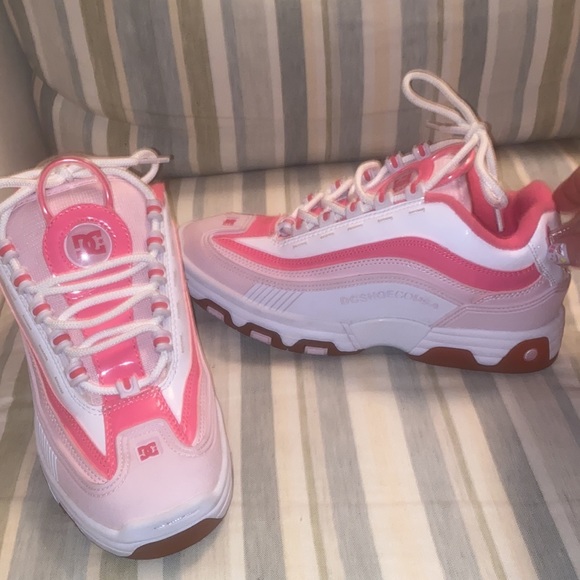 PINK AND WHITE DC SHOES BRAND NEW - Picture 3 of 6